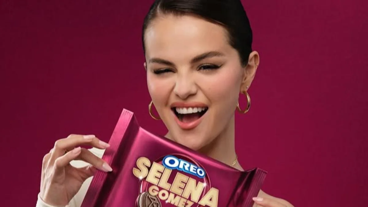 Imagen de la noticia: Selena Gómez trasciende del entretenimiento al mundo gastronómico con su nueva Oreo