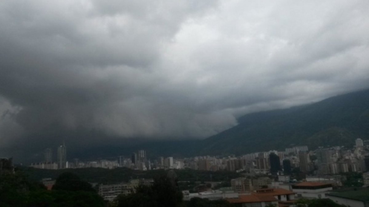 Imagen de la noticia: Onda tropical 1 se desplaza por el país y se esperan lluvias en el Lago