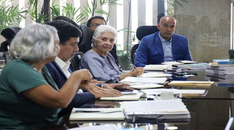 Imagen de la noticia: Planifican actividades para el cierre del año escolar 2024-2025
