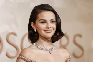 Imagen de la noticia: J Balvin suelta prenda sobre posible embarazo de Selena Gómez