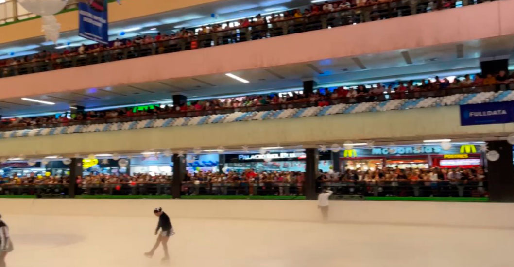 Imagen de la noticia: Galerías Mall reabre su icónica pista de hielo tras más de una década cerrada