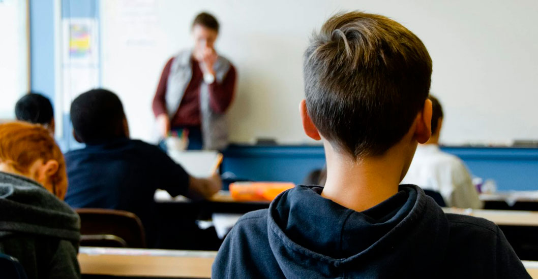 Imagen de la noticia: DeSantis aprueba ley que permite castigos físicos en escuelas de Florida
