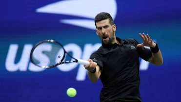 Imagen de la noticia: Djokovic sufre pero avanza en el US Open