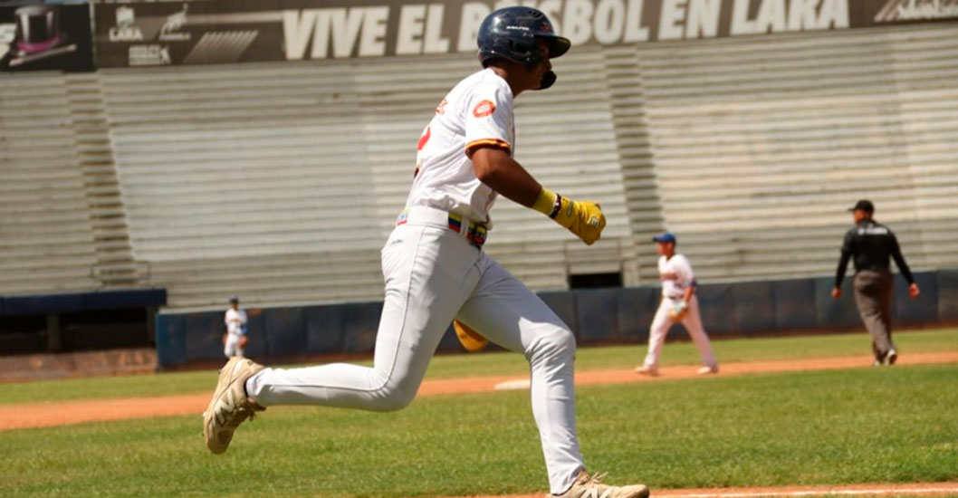 Imagen de la noticia: Venezuela arrolla a Ecuador en el Panamericano U15 de Béisbol