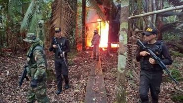 Imagen de la noticia: FANB desmantela campamento Tancol en Amazonas con arsenal y combustible