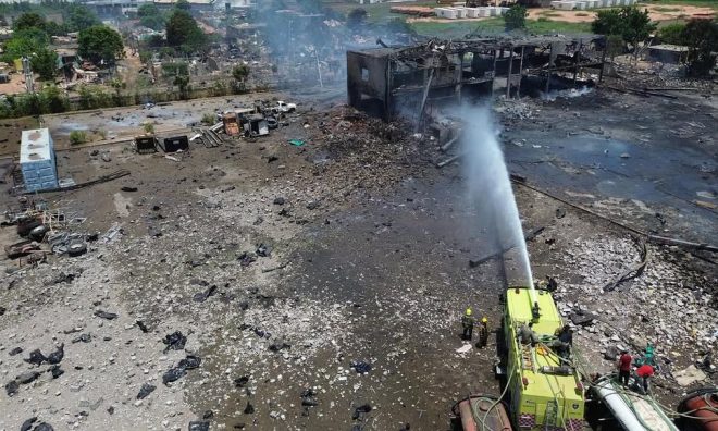 Imagen de la noticia: Incendio en fábrica de fuegos artificiales en San Francisco fue controlado