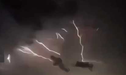Imagen de la noticia: Viralizan video de fuerte tormenta eléctrica que azotó a Maracaibo