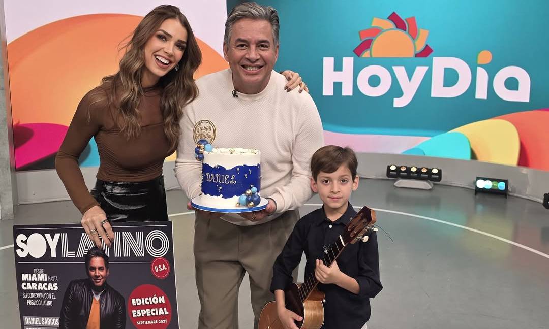 Imagen de la noticia: Daniel Sarcos recibe sorpresa de su esposa e hijo por su cumpleaños