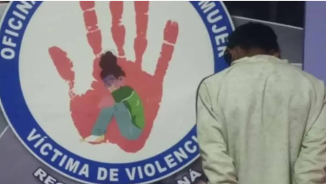 Imagen de la noticia: Prende fuego a la casa con su pareja y sus cinco hijos dentro