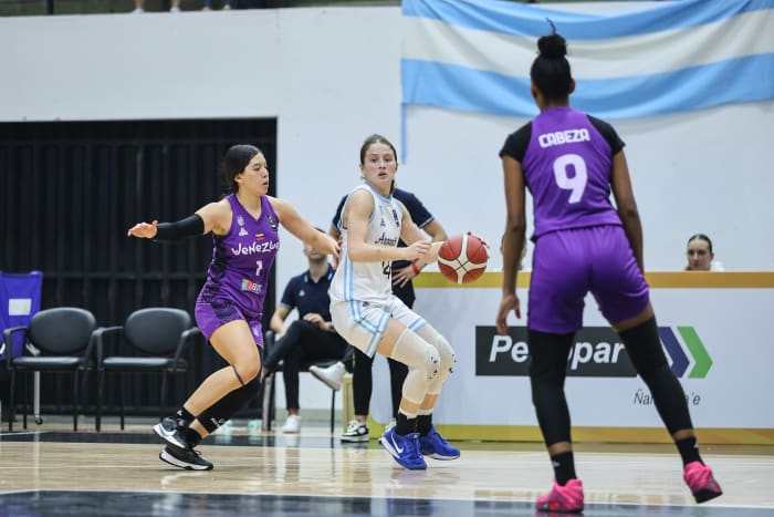 Imagen de la noticia: Venezuela se corona subcampeona del Suramericano Femenino Sub-17 de Baloncesto