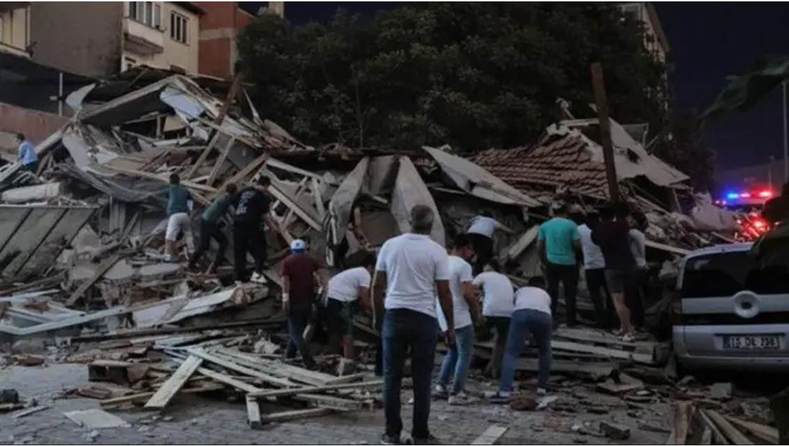 Imagen de la noticia: Se vuelve a sacudir con fuerza la tierra en Turquía