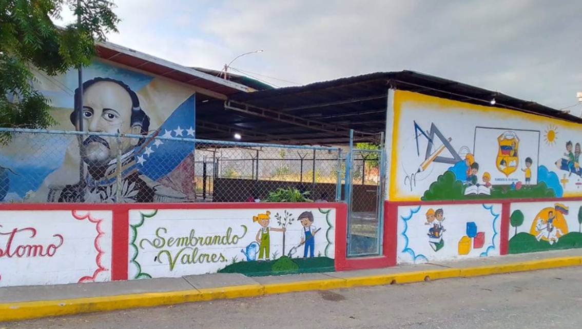 Imagen de la noticia: Perfume desata alarma en colegio de Maracaibo: Nueve niños intoxicados
