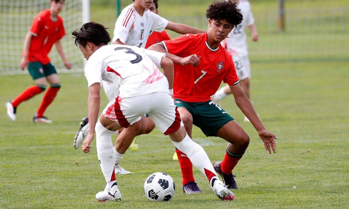Imagen de la noticia: Cristiano Ronaldo Jr. debuta con la selección sub16 de Portugal