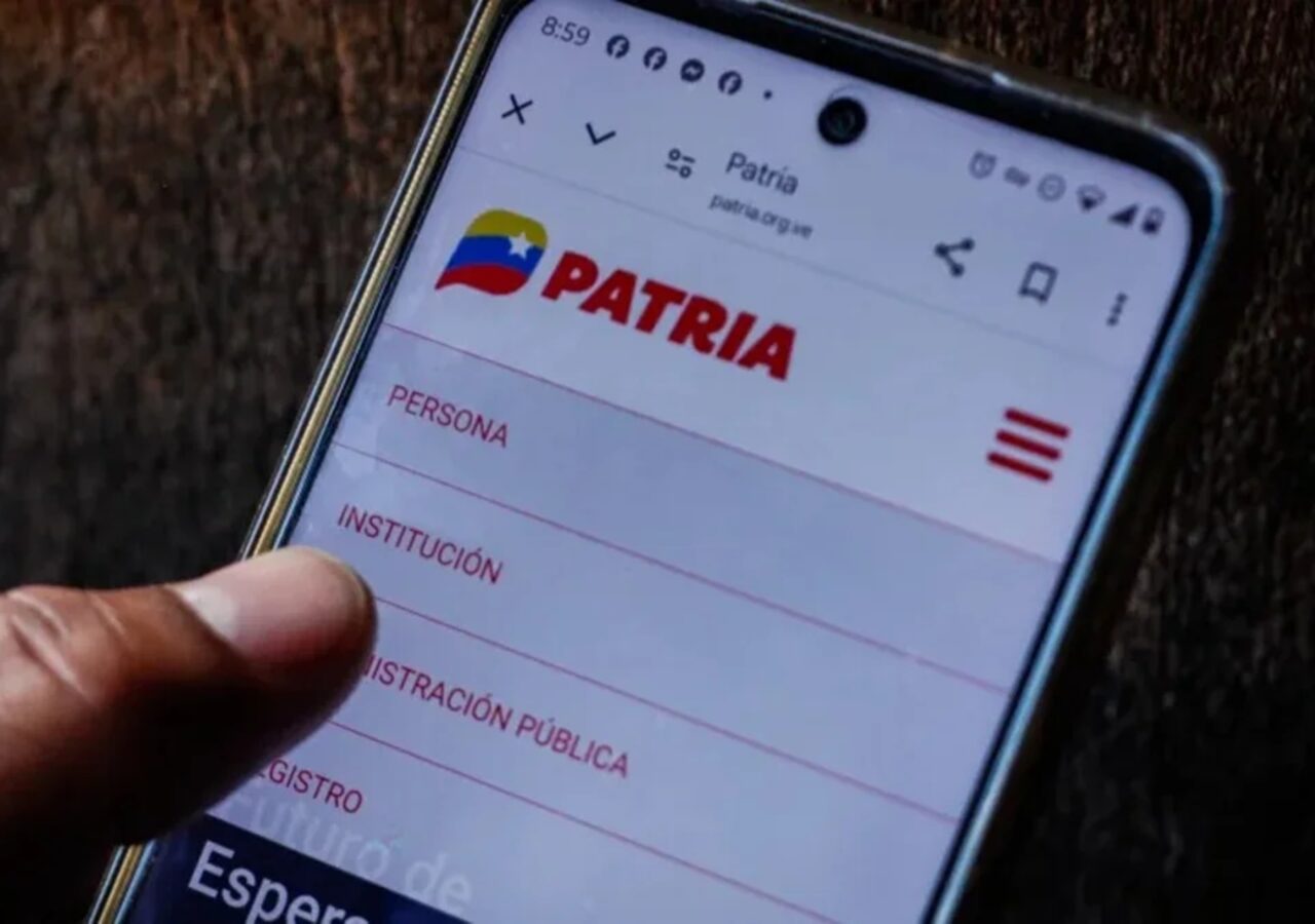 Imagen de la noticia: Docentes activos reciben bono especial de formación del Ministerio de Educación