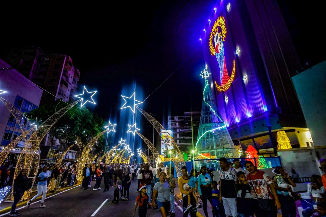 Imagen de la noticia: Maracaibo se viste de gala: ¡Se encendió la Navidad en Bella Vista!