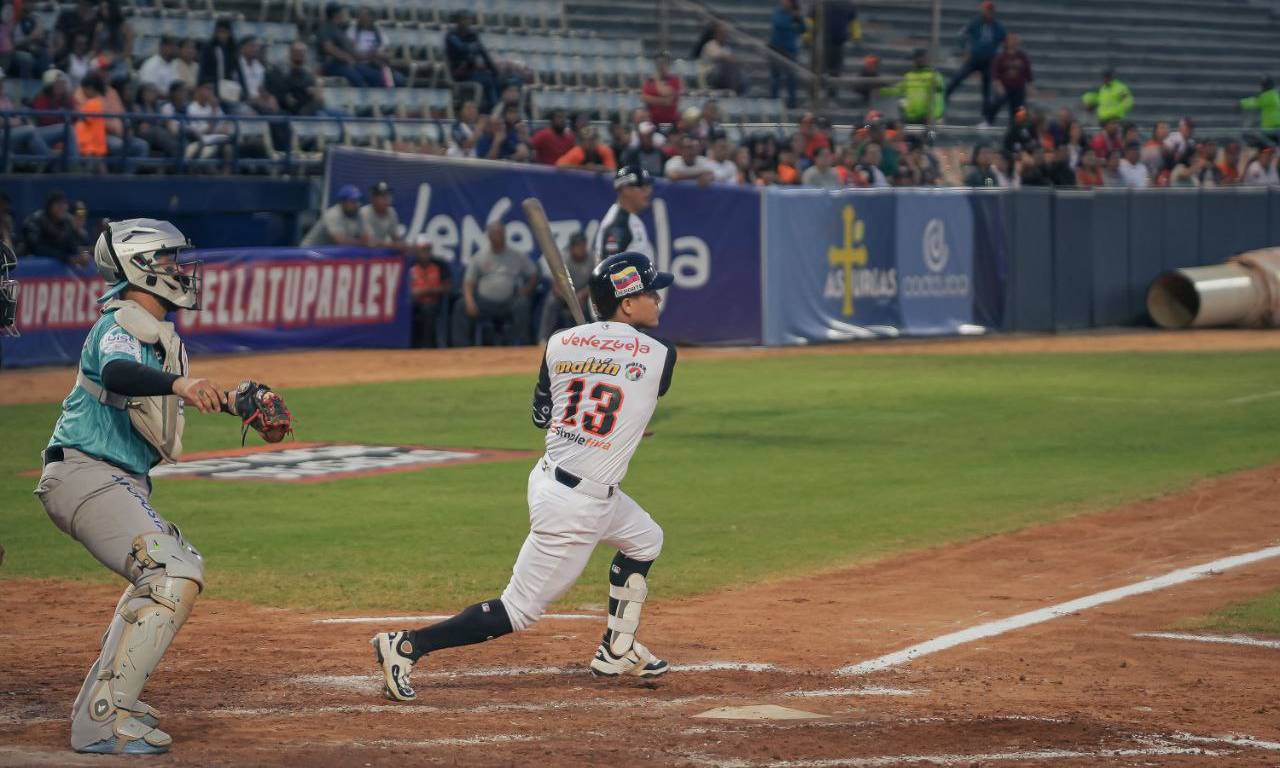 Imagen de la noticia: Águilas del Zulia vence 5-4 a Bravos de Margarita