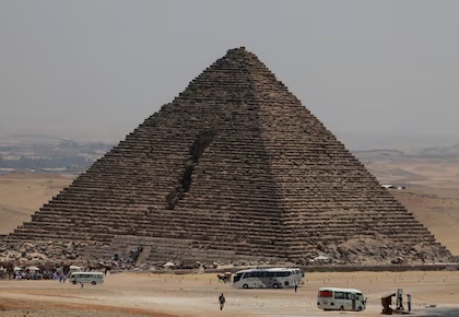Imagen de la noticia: Revelan una posible entrada secreta en una de las pirámides de Giza