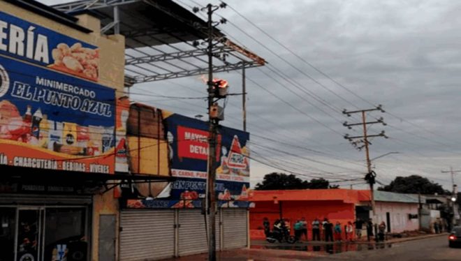 Imagen de la noticia: Impactante explosión en Maracaibo: Transformador estalla y deja a mujer y niña lesionadas