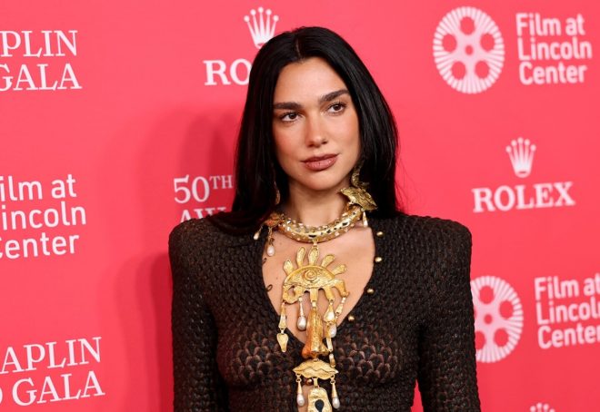 Imagen de la noticia: Dua Lipa sorprende a Colombia con un emotivo tributo a Shakira