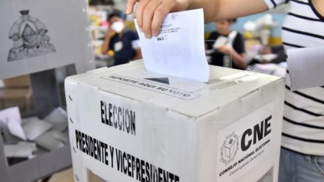 Imagen de la noticia: Hondureños acuden a las urnas este domingo