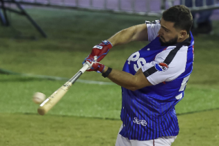 Imagen de la noticia: Wilyer Abreu ganó el Festival del Jonrón en una noche récord
