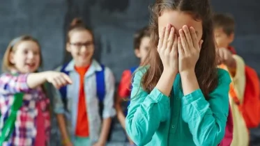 Imagen de la noticia: Propuesta de ley enciende alerta: padres enfrentarán responsabilidad por bullying infantil