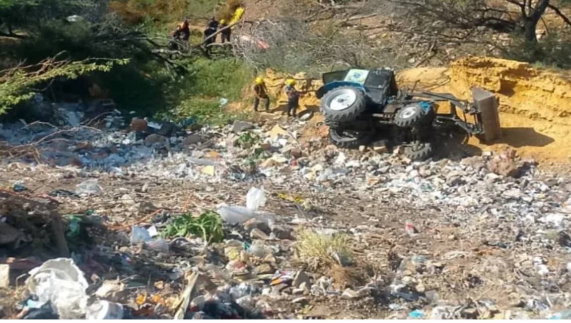 Imagen de la noticia: Trabajador del Aseo Urbano cae al despeñadero cuando operaba un tractor