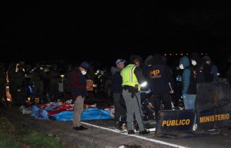 Imagen de la noticia: Autobús cae a un barranco en Guatemala: el hecho deja 15 muertos