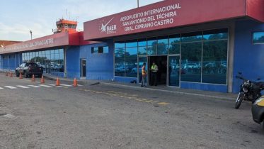 Imagen de la noticia: Reactivan rutas aéreas en aeropuerto de San Antonio del Táchira en la frontera