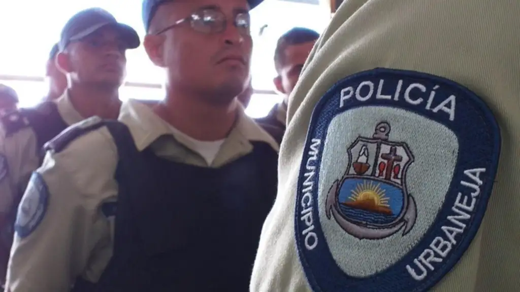 Imagen de la noticia: Dramático rescate de una mujer en El Morro, Lechería