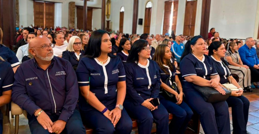 Imagen de la noticia: El Zulia enaltece la labor docente con actos solemnes por el Día del Maestro