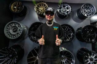 Imagen de la noticia: Farruko lanza «Carbonabis»: La solución natural para el dolor crónico