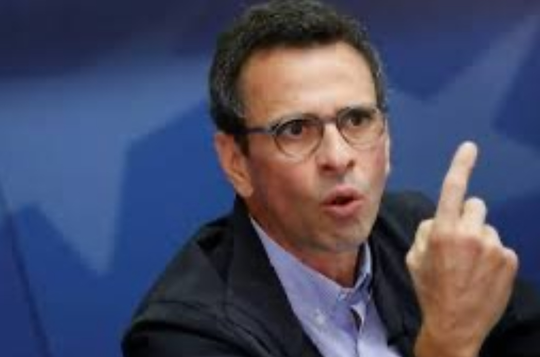 Imagen de la noticia: Capriles pide al gobierno que pague “un bono no menor” a $150: “Sueldos son de hambre”