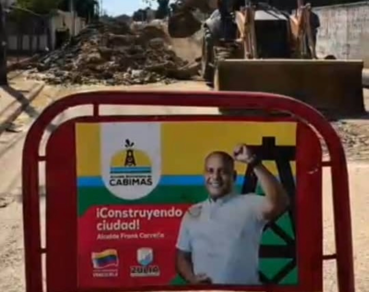 Imagen de la noticia: La Alcaldía Bolivariana de Cabimas sustituye 50 metros de colector en la calle San Mateo con calle Oriental