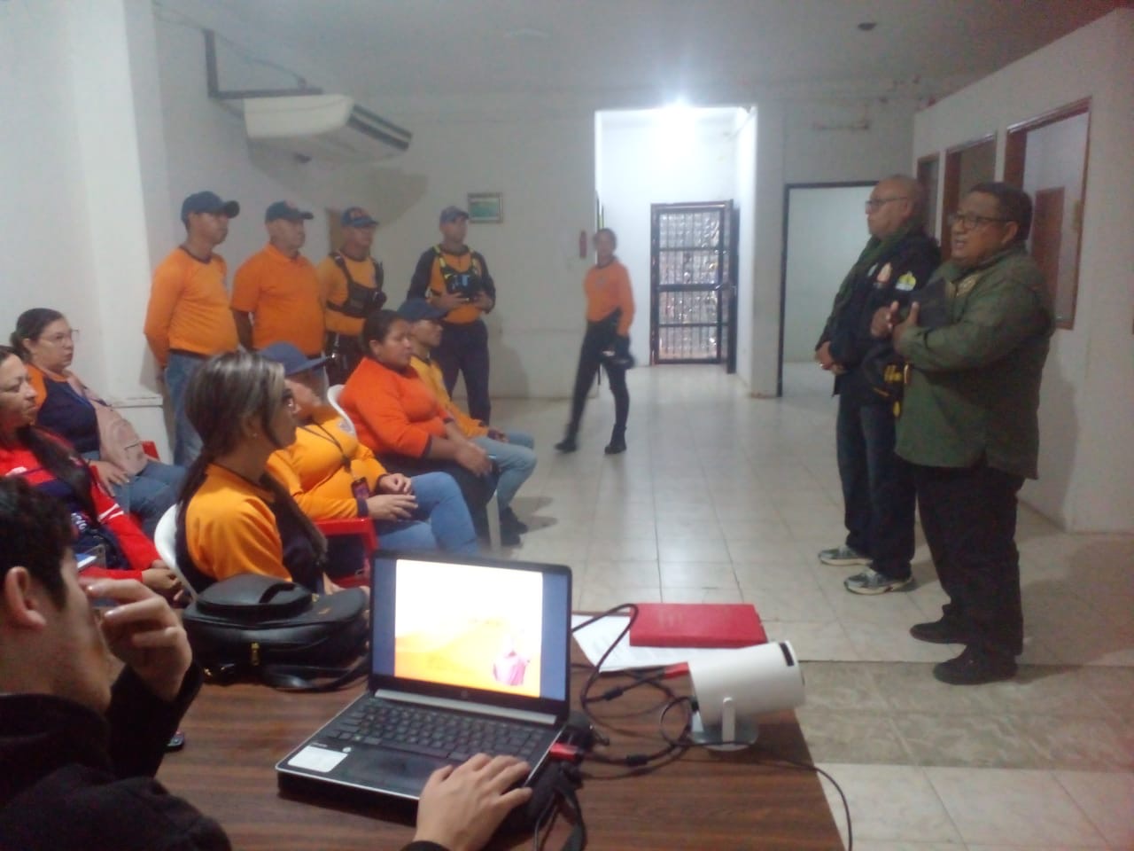 Imagen de la noticia: Cabimas: Defensa Integral y Seguridad Ciudadana imparte talleres sobre la Ley del Comando para la Defensa Integral de la Nación