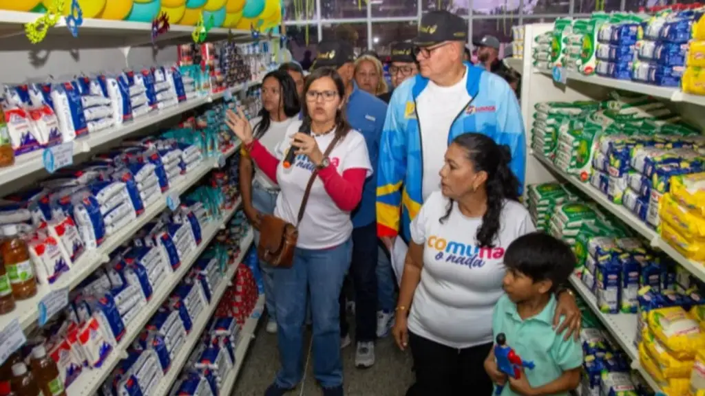 Imagen de la noticia: Gobierno inaugura mega abasto PDVAL en Barquisimeto para beneficiar a 7.000 familias