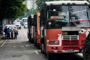Imagen de la noticia: Transportistas proponen anclar el pasaje a 0,50 dólares