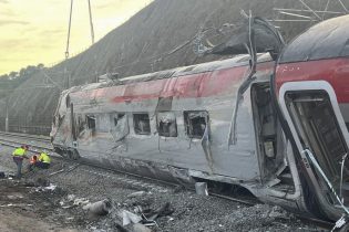Imagen de la noticia: Tragedia y protesta en España: 47 muertes desatan huelga masiva de trenes