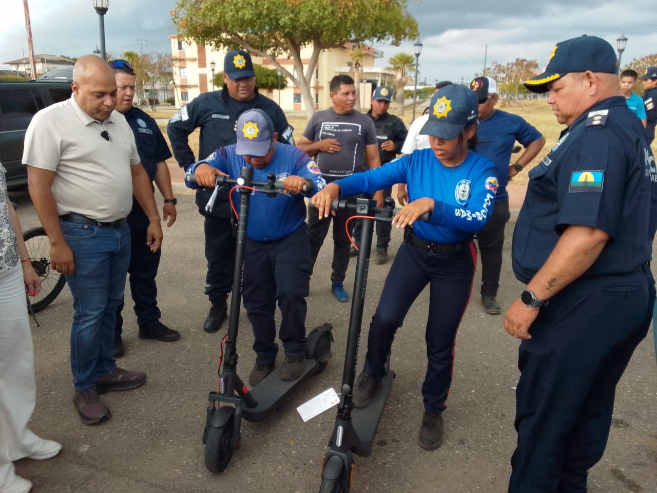 Imagen de la noticia: Alcalde Frank Carreño entrega primer lote de unidades Scooter eléctricas para Policabimas