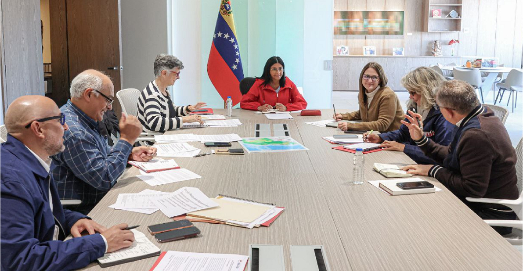 Imagen de la noticia: Delcy Rodríguez lidera reunión clave para optimizar la atención médica en el país