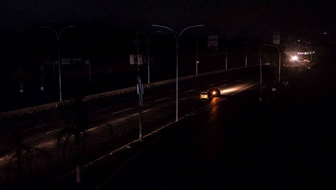 Imagen de la noticia: Pese a anuncios del Ministerio de Energía y otras autoriades El servicio eléctrico en el Zulia no ha mejorado