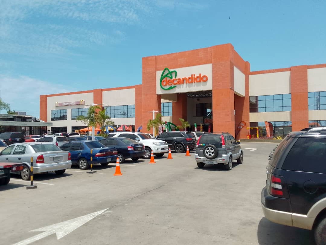 Imagen de la noticia: Municipio Cabimas: Sucursal de hipermercado D’ Cándido reabre sus puertas en el municipio con nueva imagen para su clientela