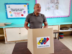 Imagen de la noticia: Municipio Cabimas: Frank Carreño ejercicio voto en R10 en horas del mediodía