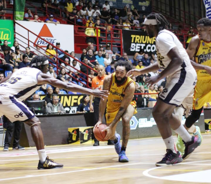 Imagen de la noticia: Gaiteros del Zulia recibe a Trotamundos en una reedición de la gran final de la SPB