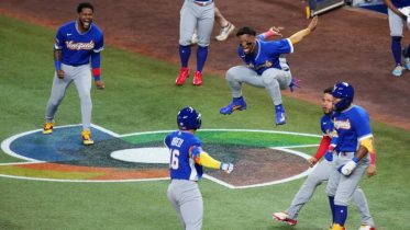 Imagen de la noticia: ¡Histórico! Venezuela elimina a Japón 8-5 en el Clásico Mundial de Béisbol
