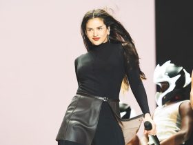 Imagen de la noticia: Rosalía pide perdón en TikTok tras la polémica por sus comentarios sobre Picasso