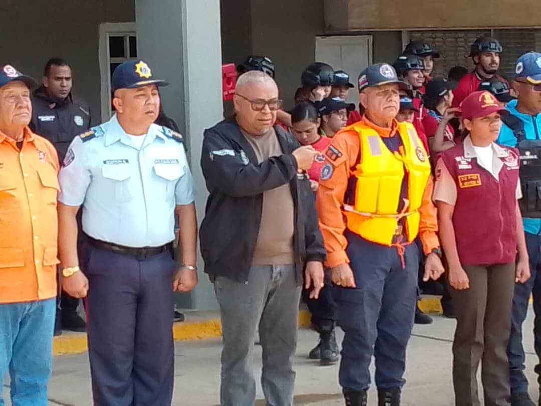 Imagen de la noticia: Municipio Cabimas: Más de 300 funcionarios de seguridad y rescate participan en el ejercicio internacional Caribe wave 2026