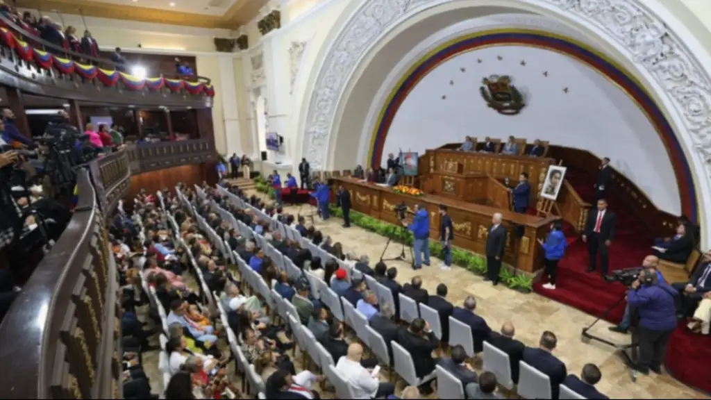 Imagen de la noticia: Asamblea Nacional pone en pausa la Ley de Minas