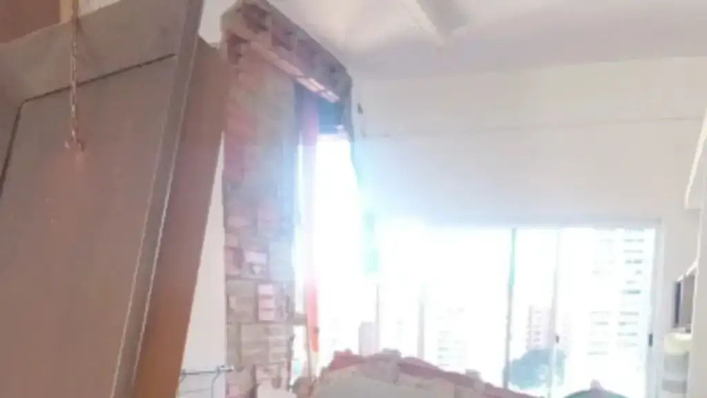 Imagen de la noticia: Fuerte explosión en Sebucán sacudió a Caracas: Afectó cinco pisos de un edificio