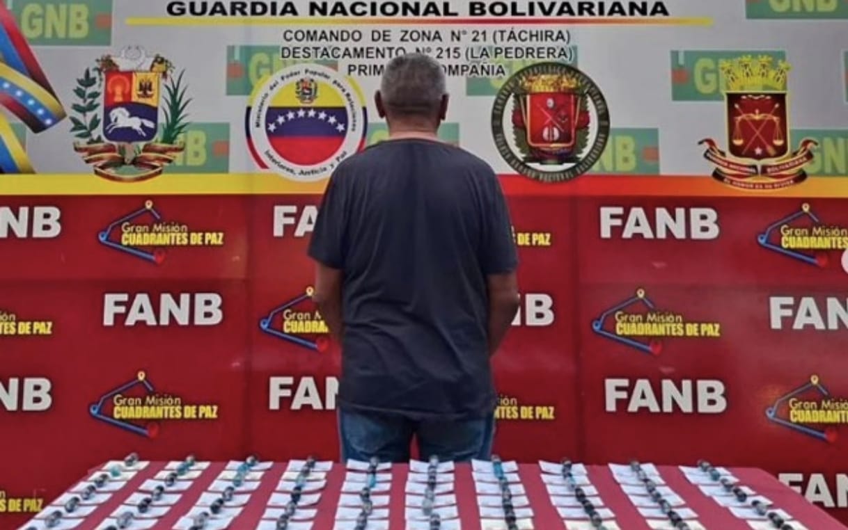 Imagen de la noticia: FANB en Táchira: Llevaba más de un kilo de cocaína dentro de su cuerpo